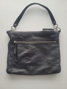 COACH Classic Black Leather Shoulder Bag 22421